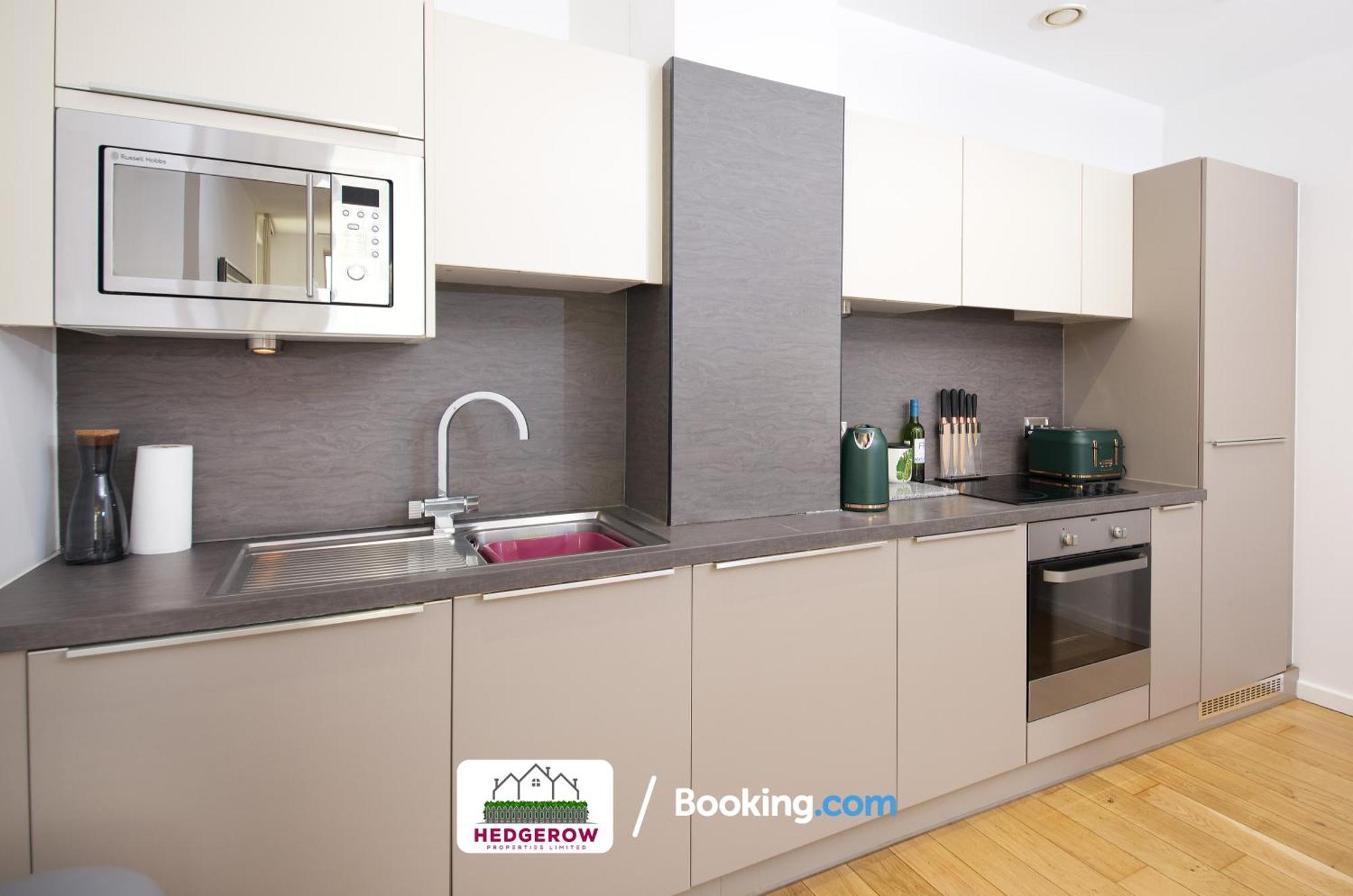 Hedgerow Central City: Modern 2-Bed Apartment for Contractors Manchester Exterior photo